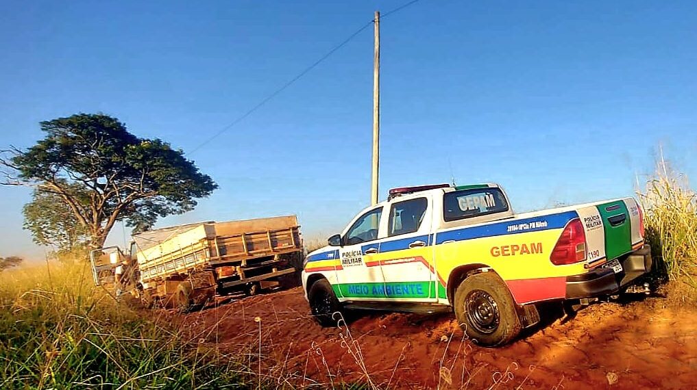 Polícia localiza caminhão furtado em Piumhi que teve carga levada